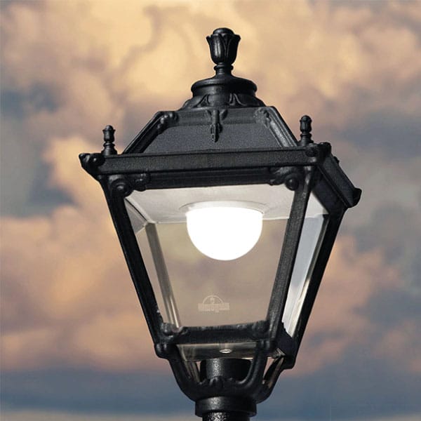 Ricu Tobia 1L Pole Light Closeup