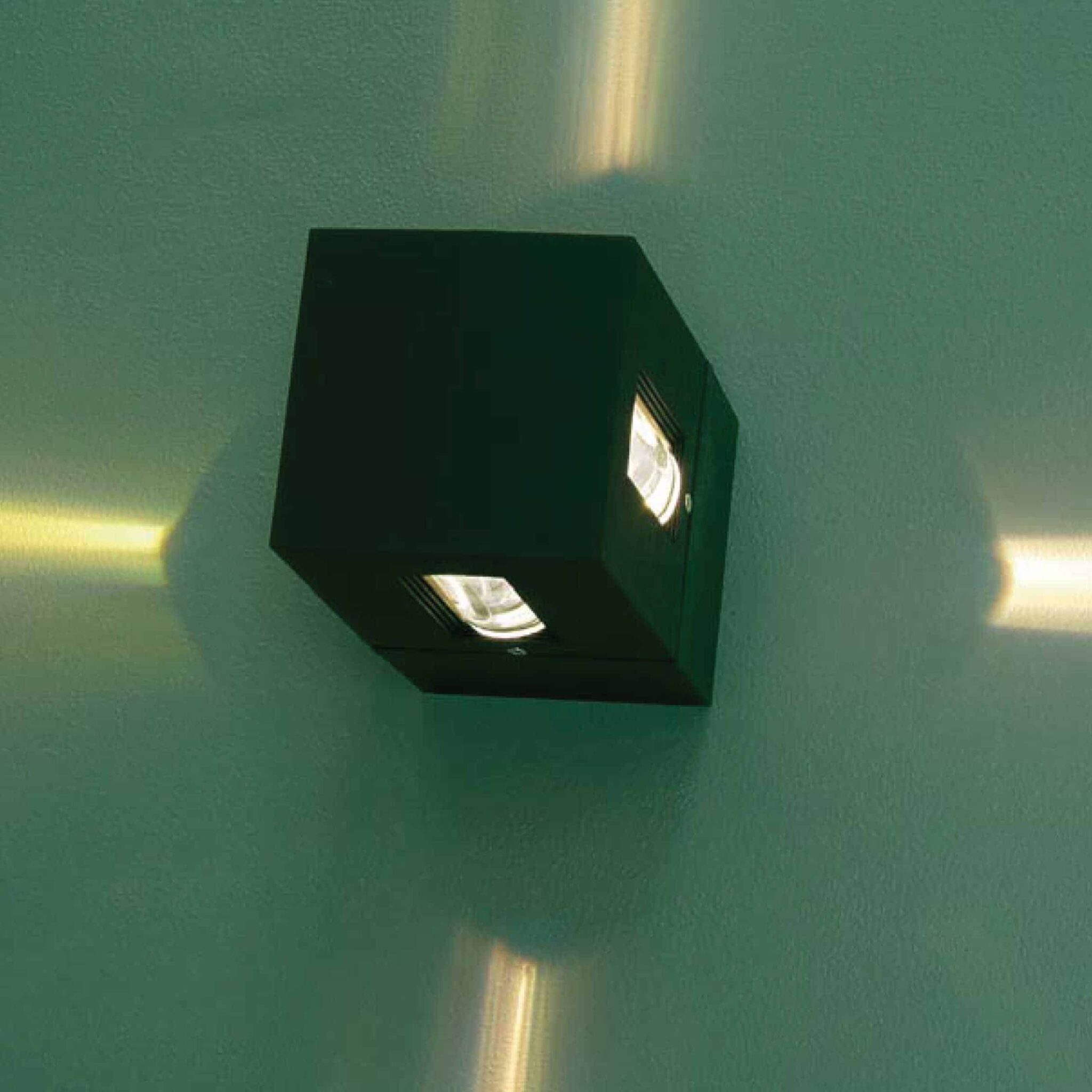 6017L-A Bl 4-Way Wall Effect Light