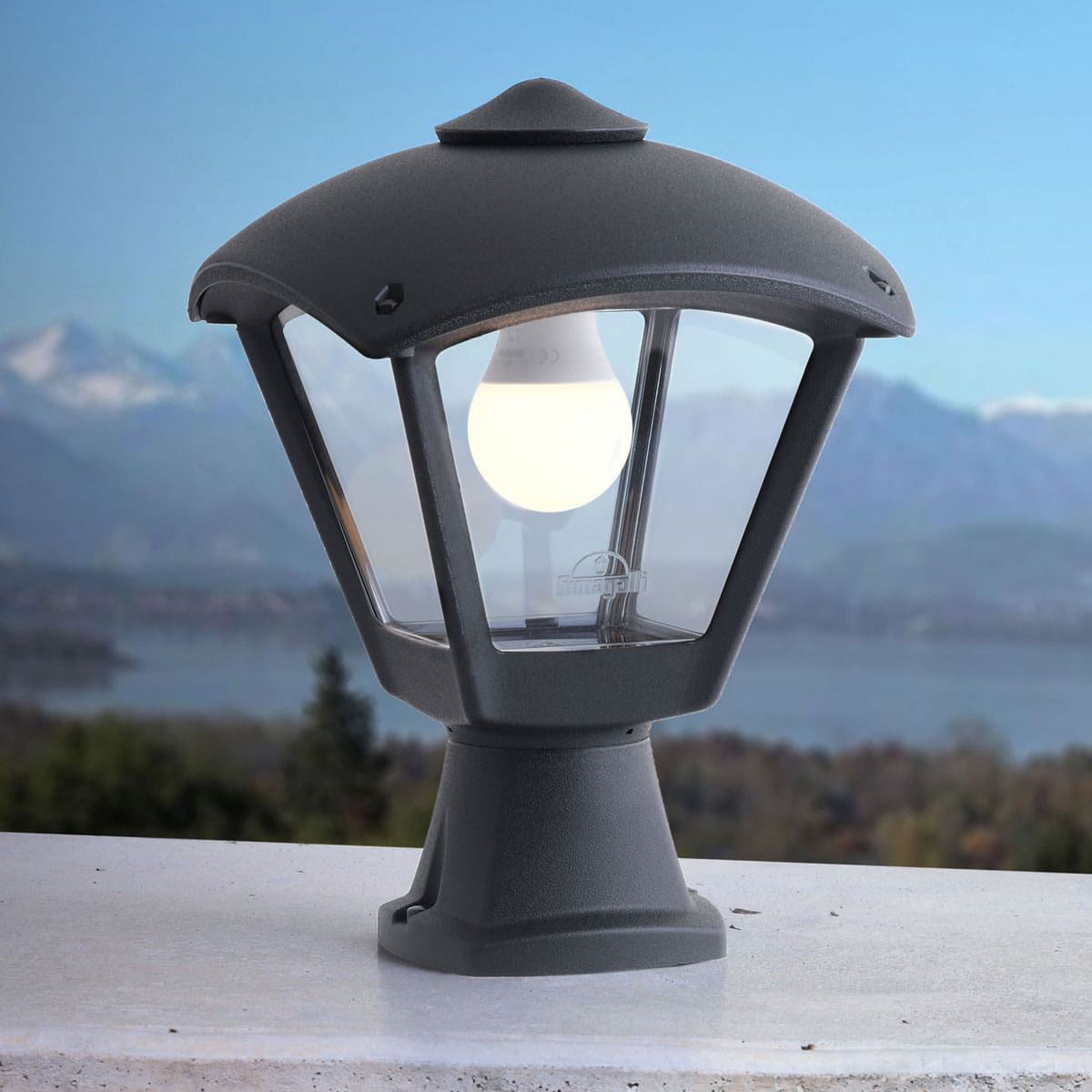 Disma Dario Classic Style Outdoor Wall Top Gate Light.